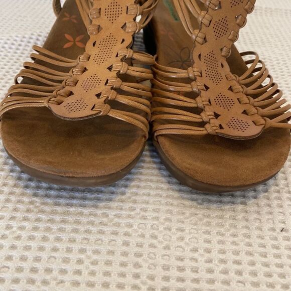 BareTraps Memory Foam Straps Wedge Sandals - Picture 6 of 6